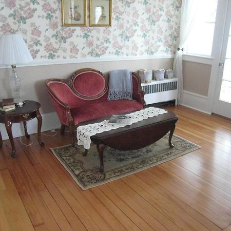 Victoria Inn Hampton Room photo