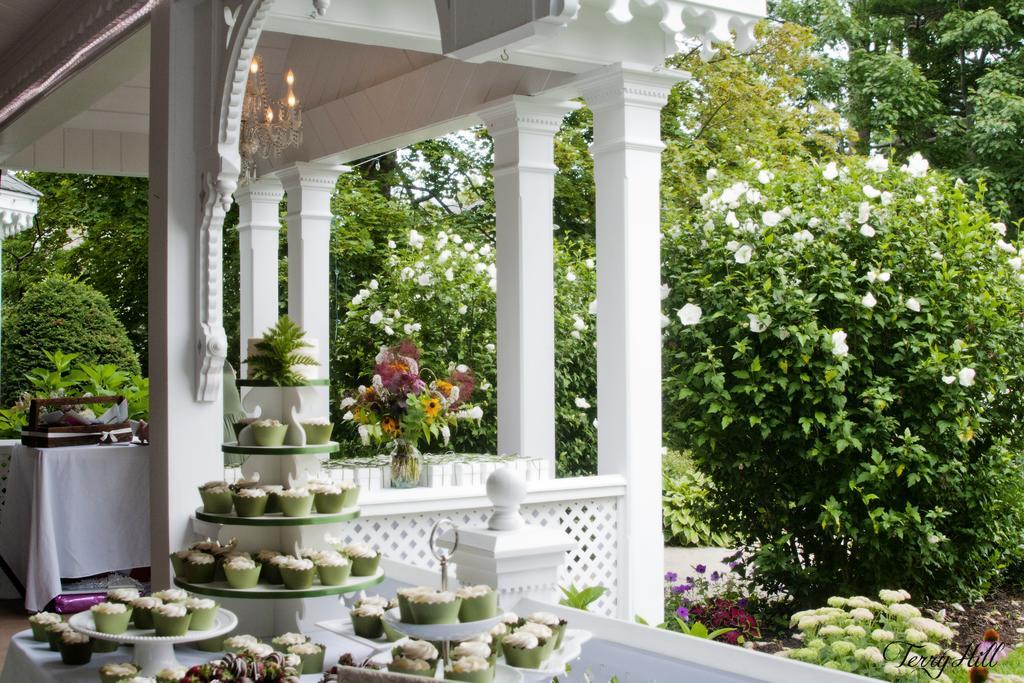 Victoria Inn Hampton Exterior photo